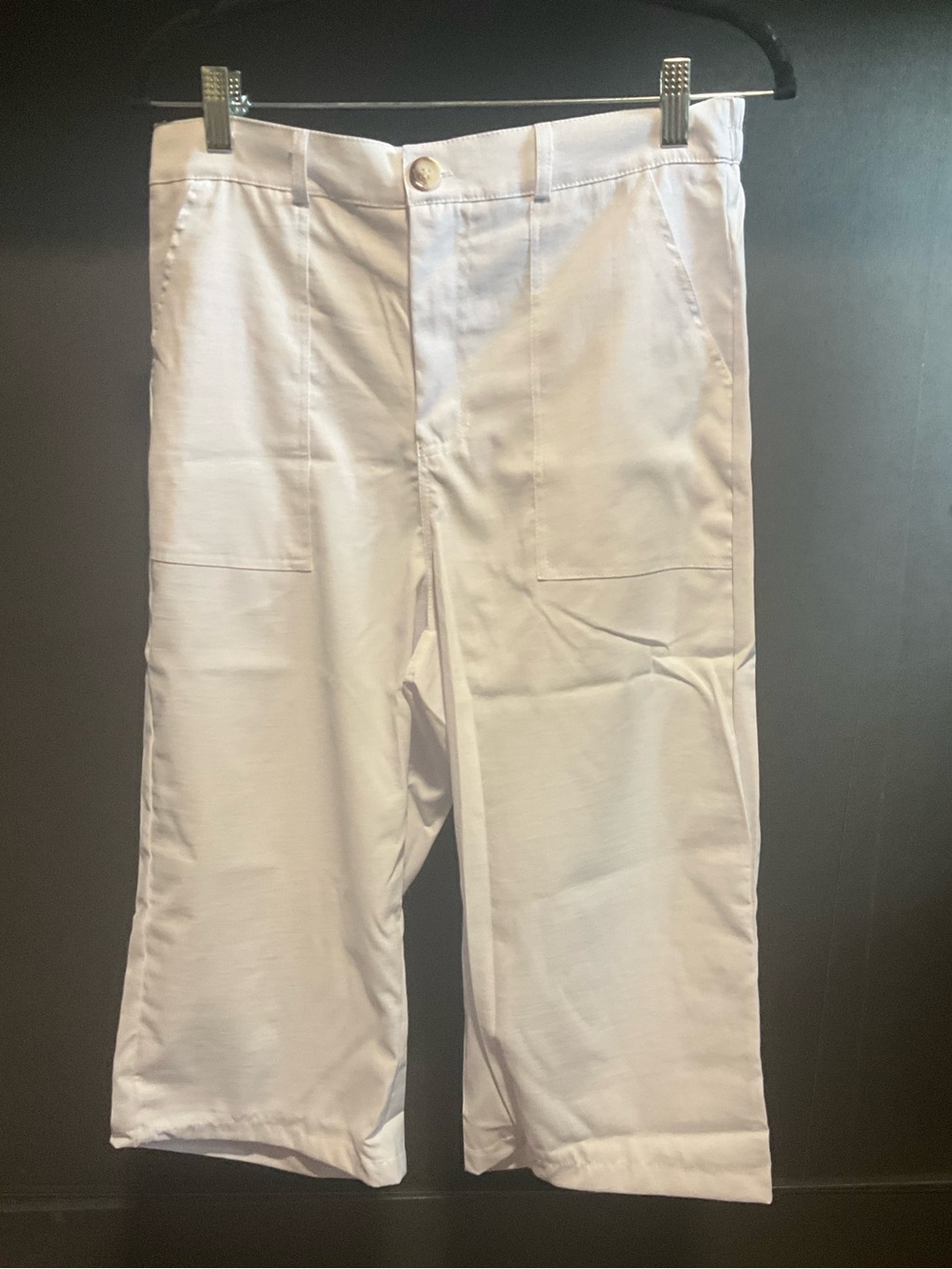 Large white Capris pull on pants